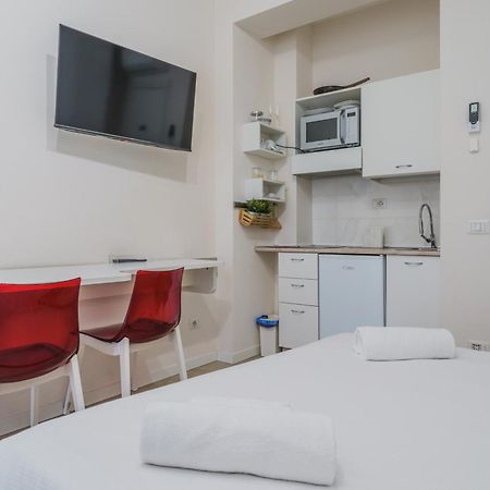 Cristel Apartment - 15 Min Da Milano - Parcheggio - Mono 2 Cormano Buitenkant foto